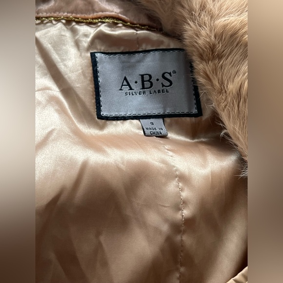 Coat - Picture 11 of 16